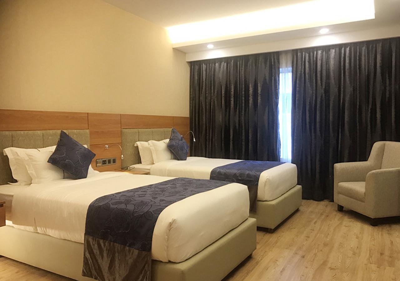 Days Hotel Dhaka Zewnętrze zdjęcie