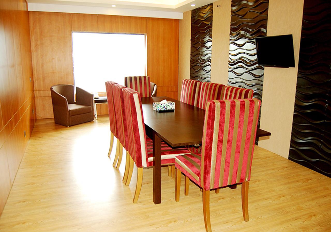 Days Hotel Dhaka Zewnętrze zdjęcie