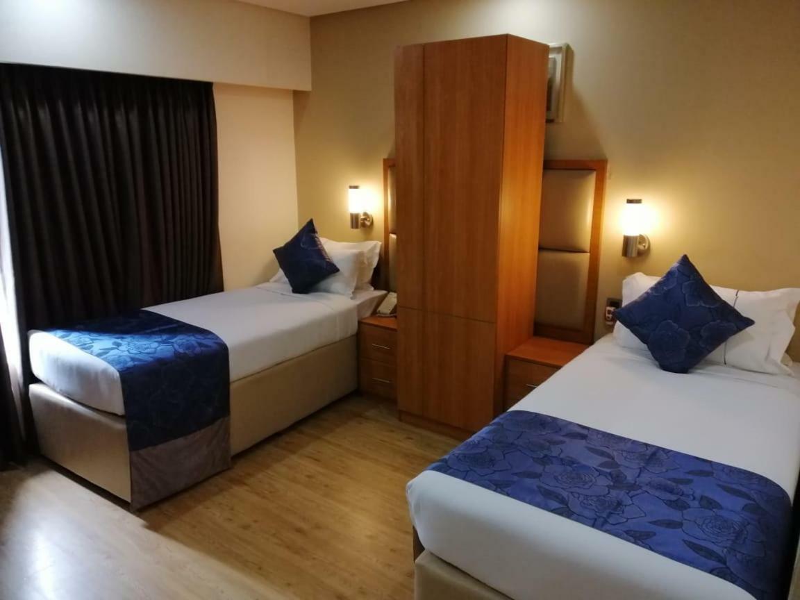 Days Hotel Dhaka Zewnętrze zdjęcie